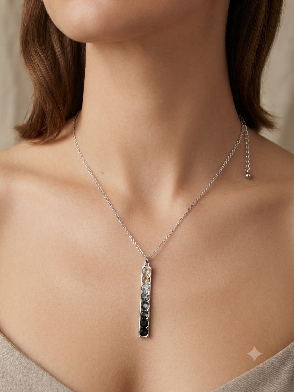 Women's Target Ombré Bar Pendant Necklace Silver Tone New With Tags